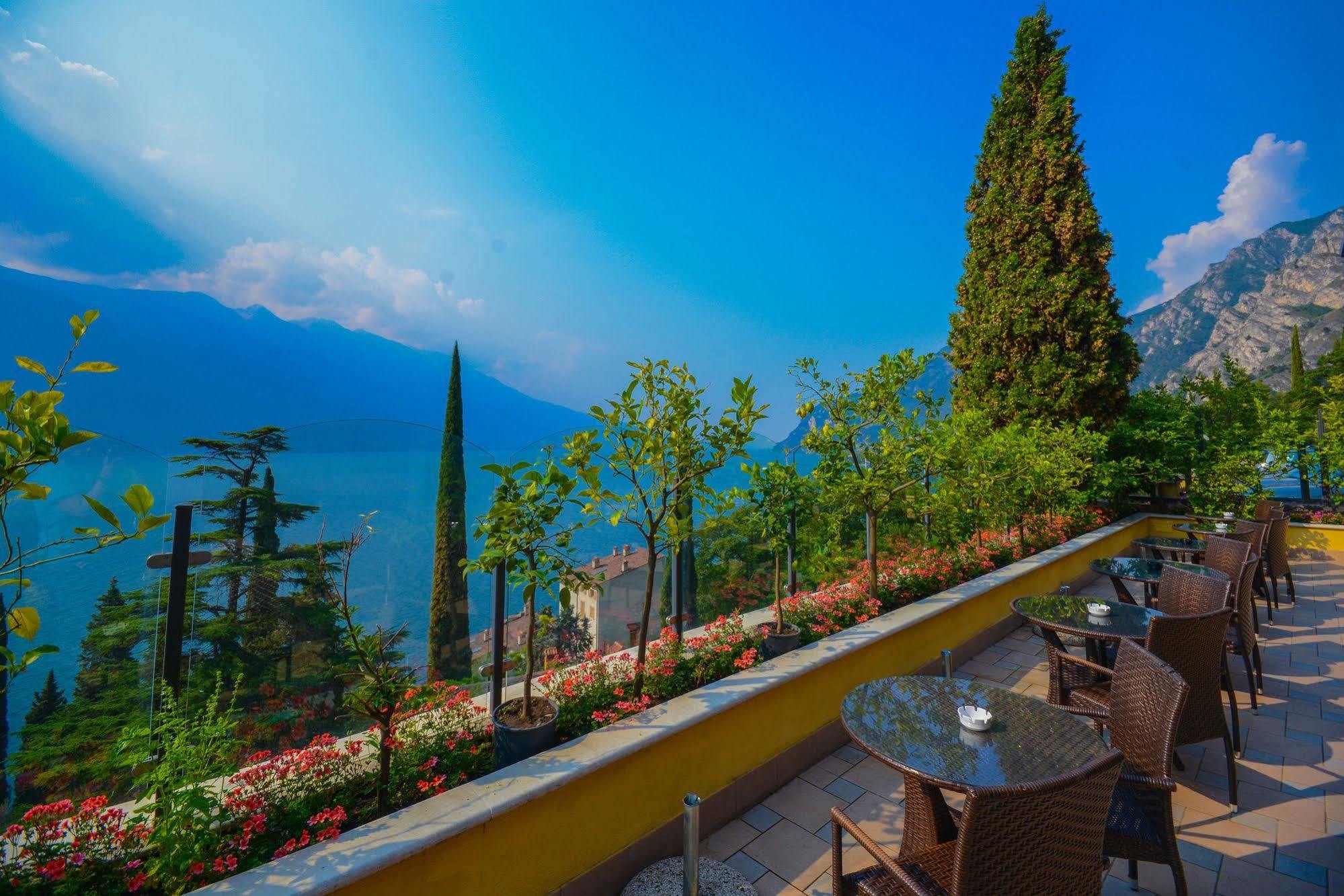 Hotel Villa Dirce Limone sul Garda Eksteriør billede